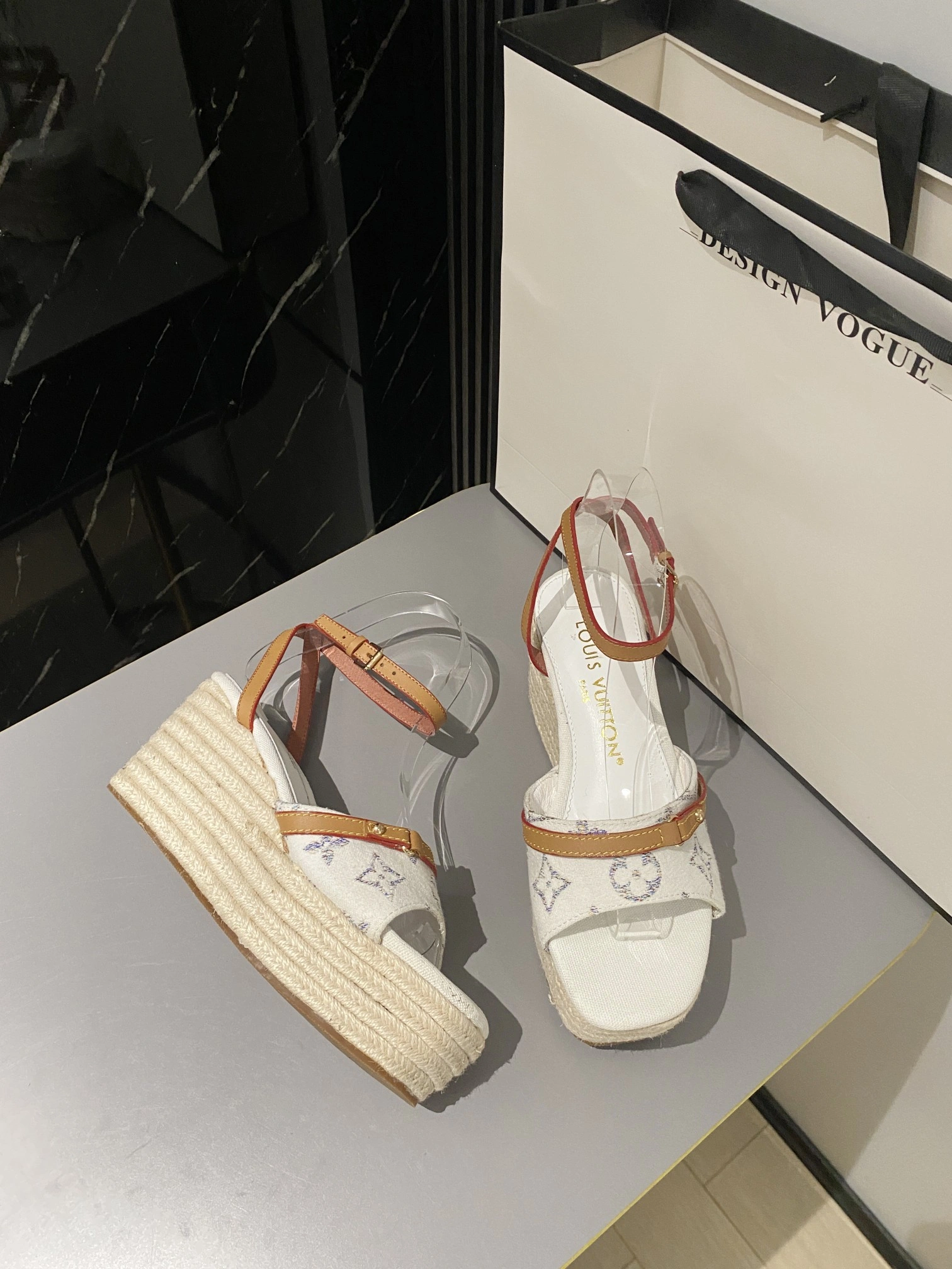 8V 1ACSFB cowhide sheepskin Heel height：8CM Waterproof：4.5CM item:DT-X000I0305